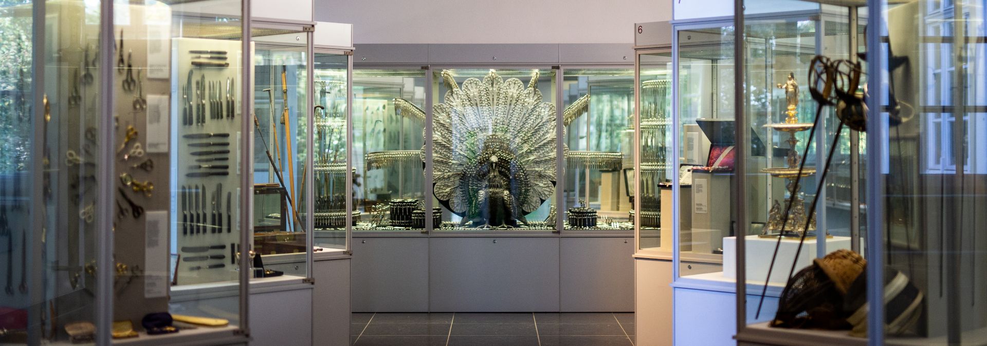 The peacock made of scissors is a very special exhibit in the German Blade Museum Solingen