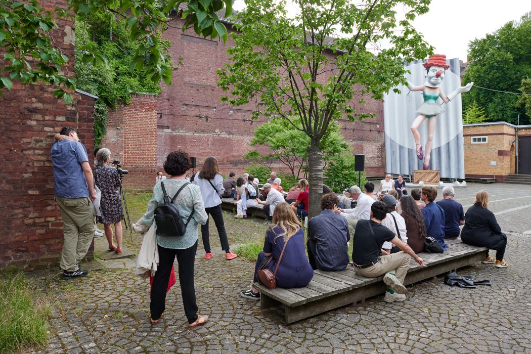 Reading by Karl Holmqvist on the occasion of the festival Cold Summer by Keren Cytter