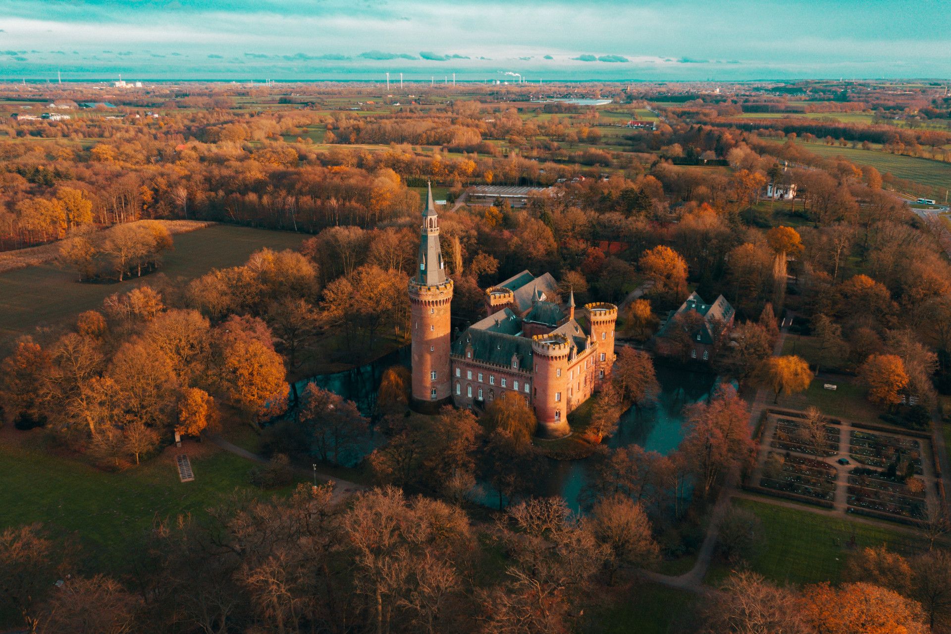 Drohnenaufnahme Schloss Moyland