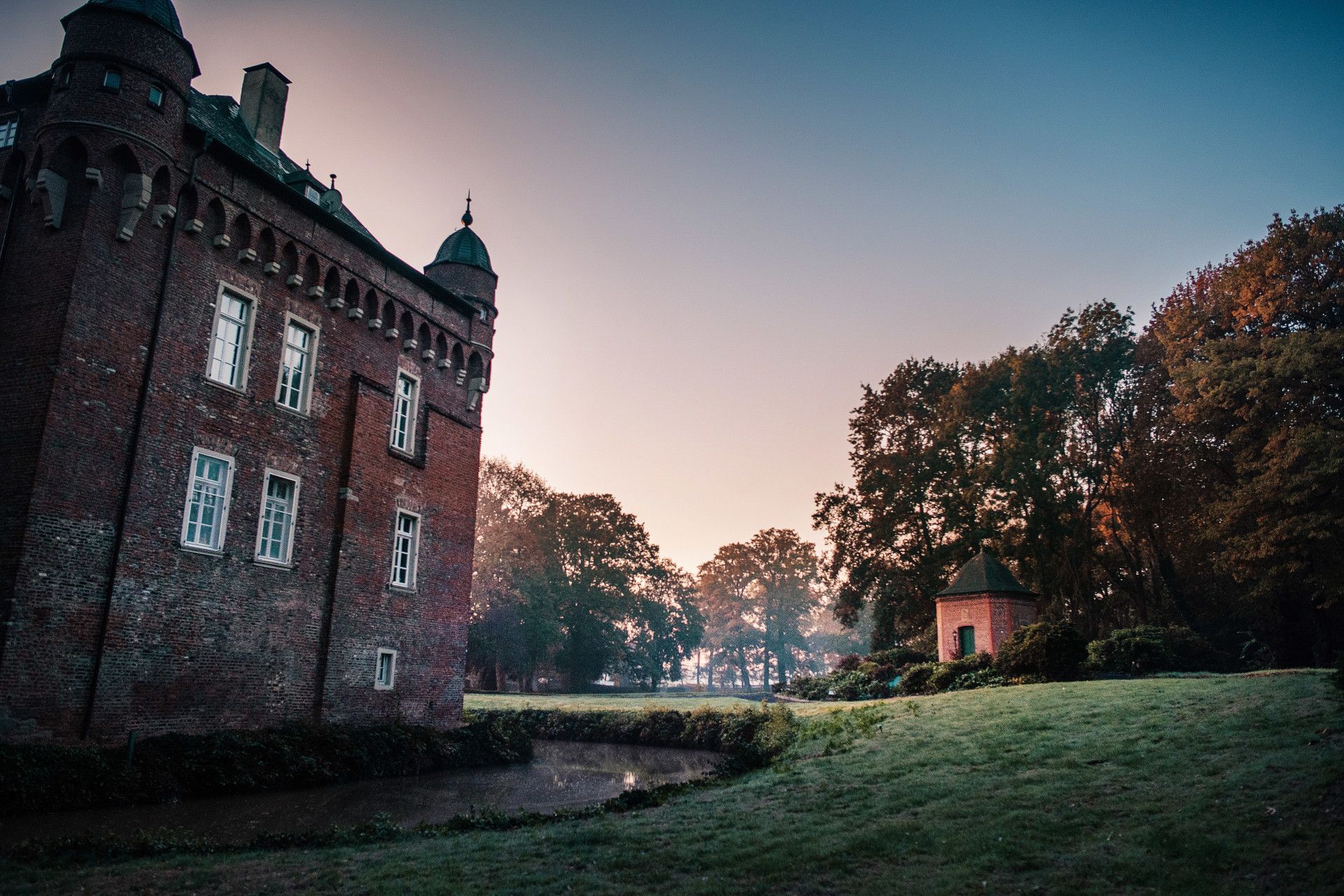 Tourismus NRW e.V., Schloss-Loersfeld exterior view