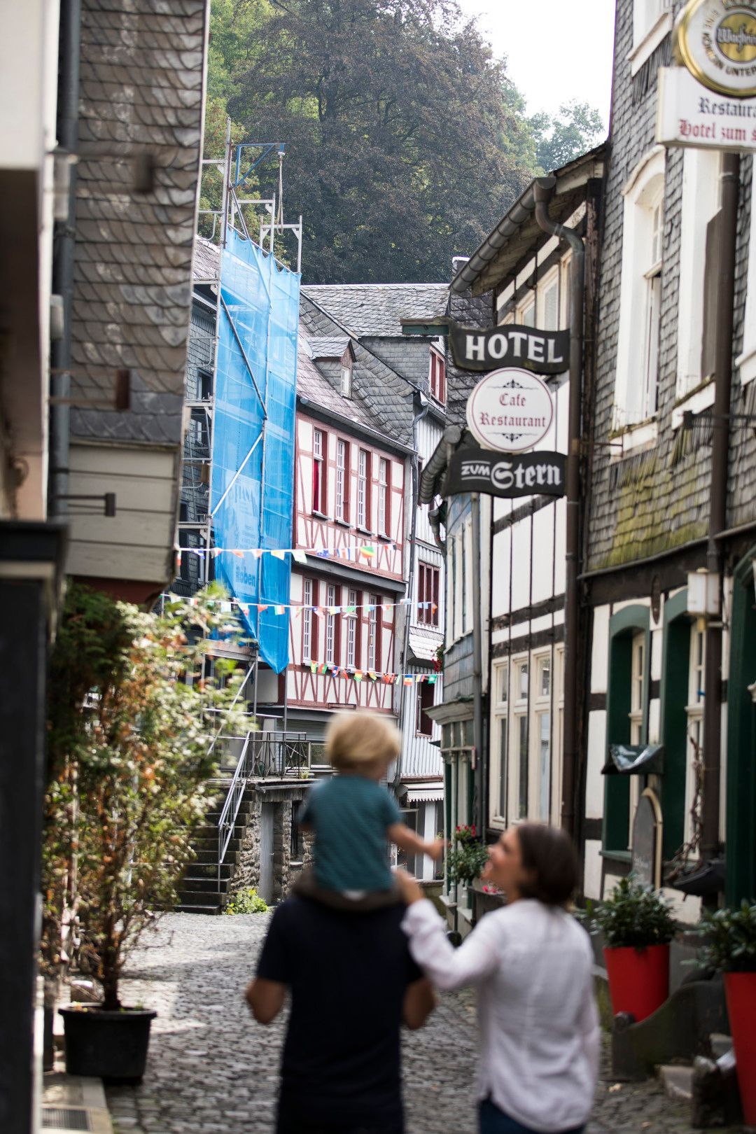 Tourismus NRW e.V., Ralph Sondermann, Nina Braun und Familie in Monschau, Eifel