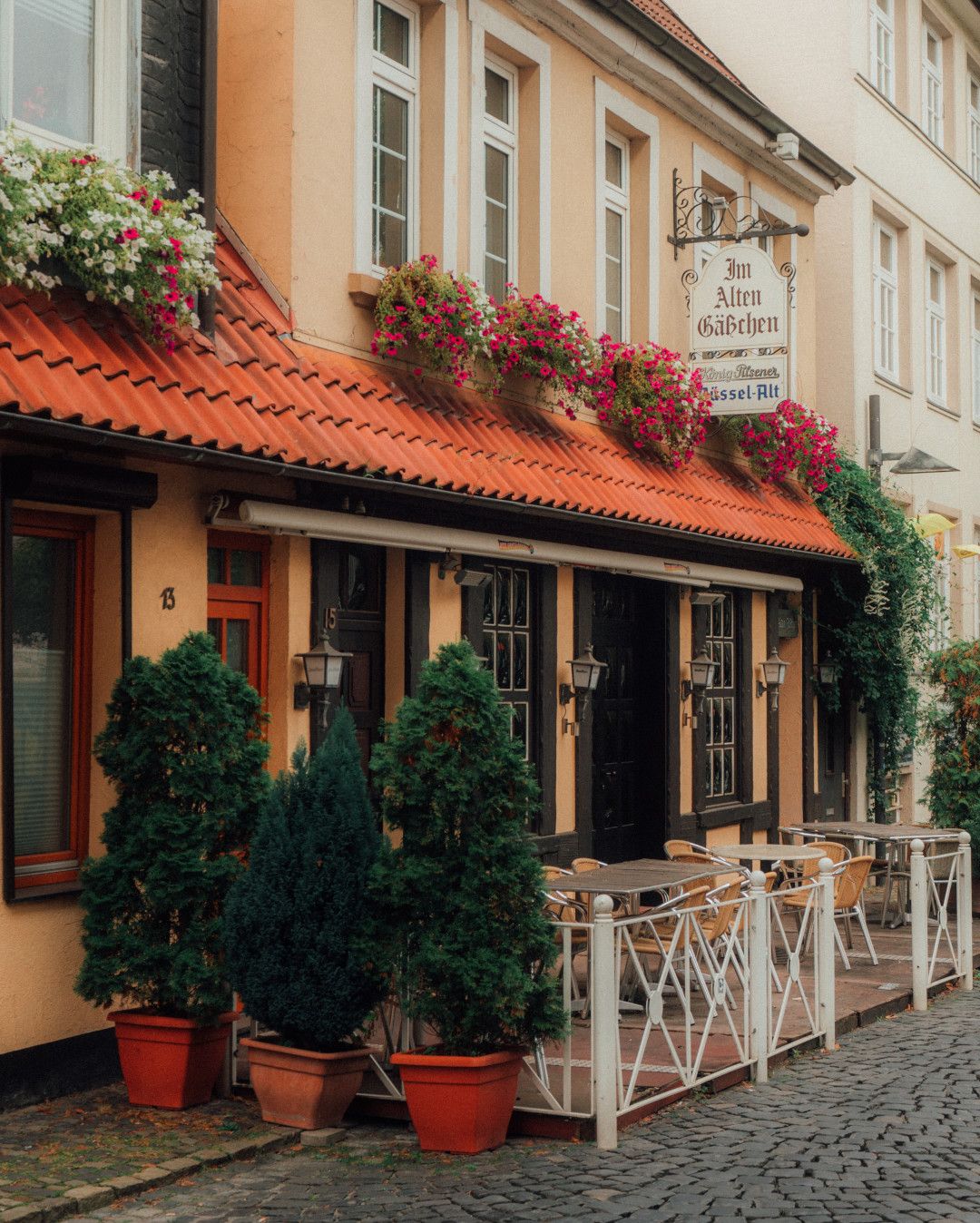 Bielefeld Altstadt Kneipe im alten Gäßchen