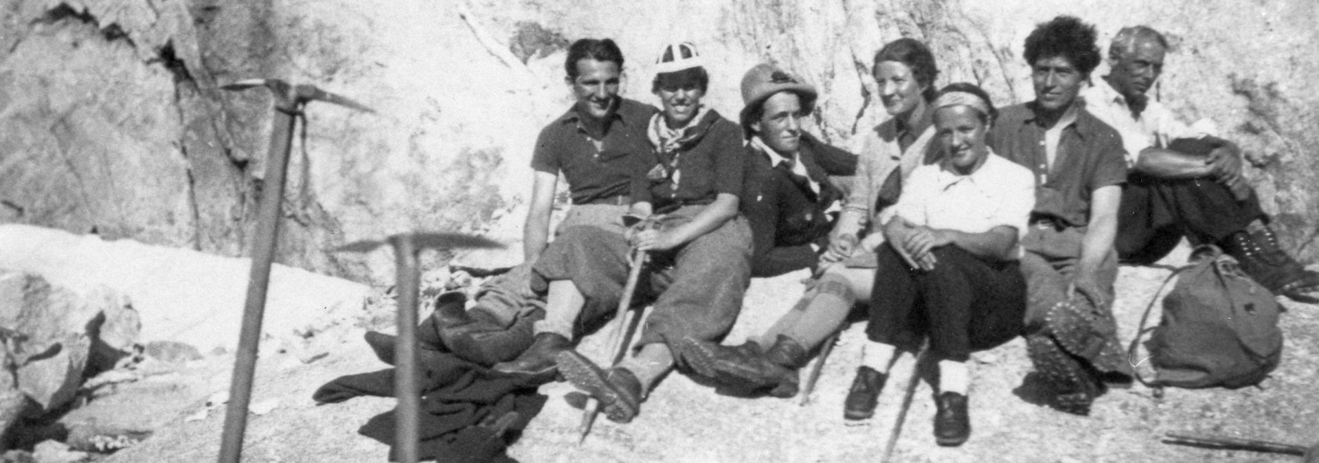 Luciano, Odette, Diego Giacometti, Bianca, Ada, Alberto Giacometti and Max Ernst at the Forno hut, 1935