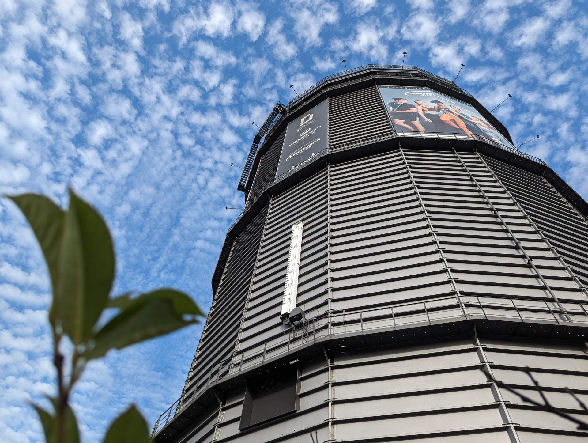 The Gaskessel Wuppertal is home to Europe's largest 360-degree screen on five floors, a separate exhibition space and restaurant on the first floor as well as a fitness studio on several mezzanine floors