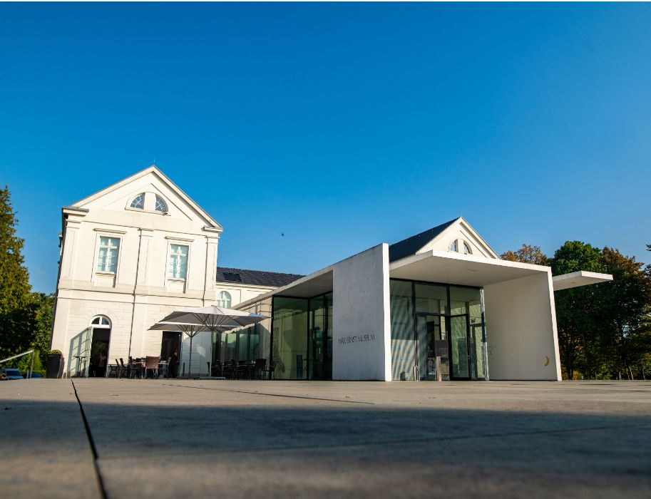 Exterior view with main entrance of the Max Ernst Museum Brühl