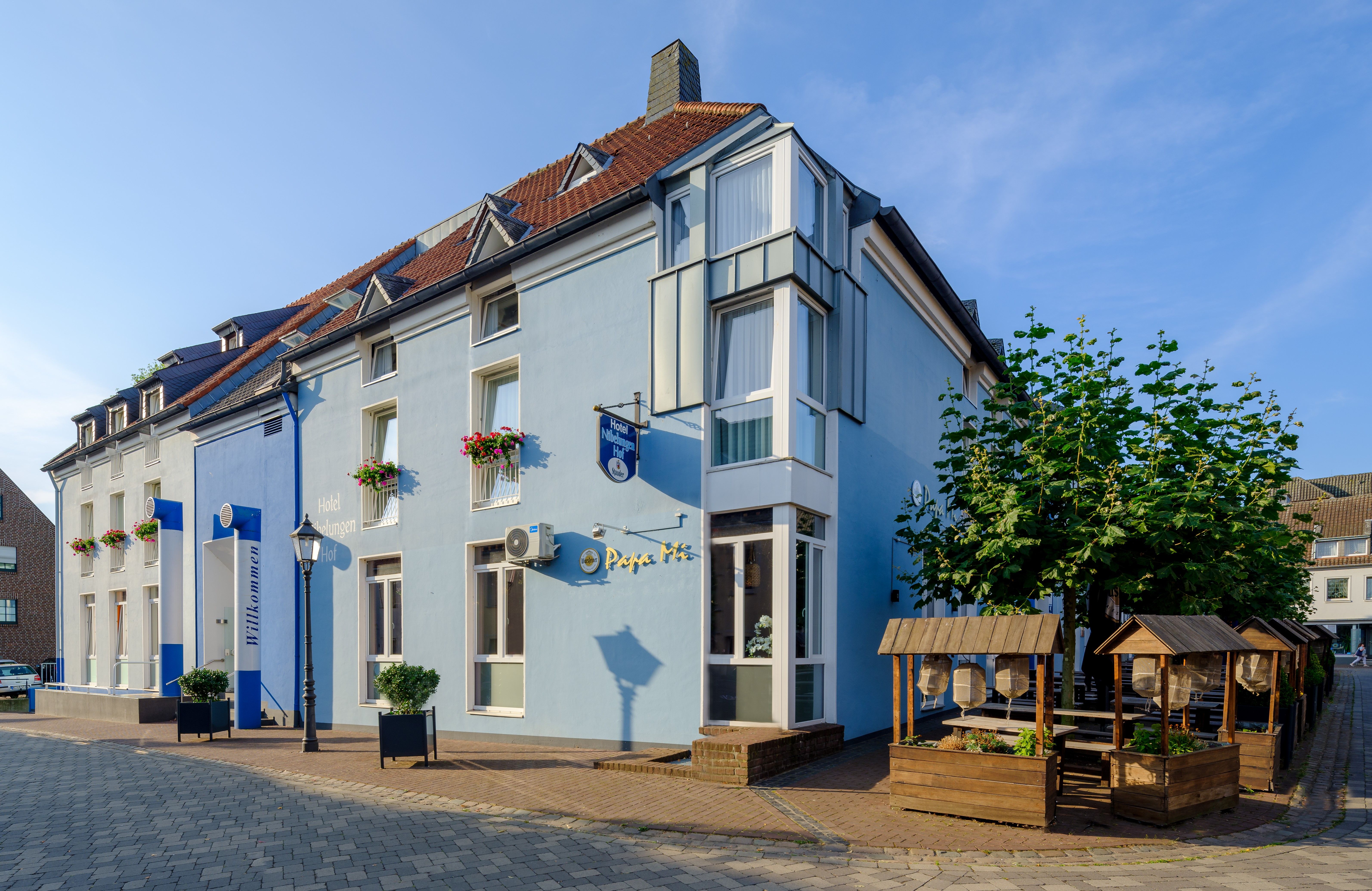 Hotel Nibelungen Hof Exterior View