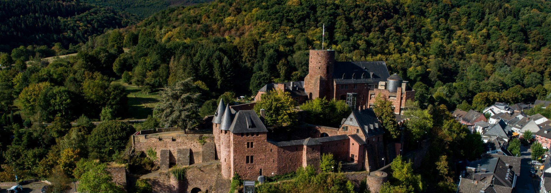 The medieval Hengebach Castle has been home to the Heimbach International Art Academy since 2009