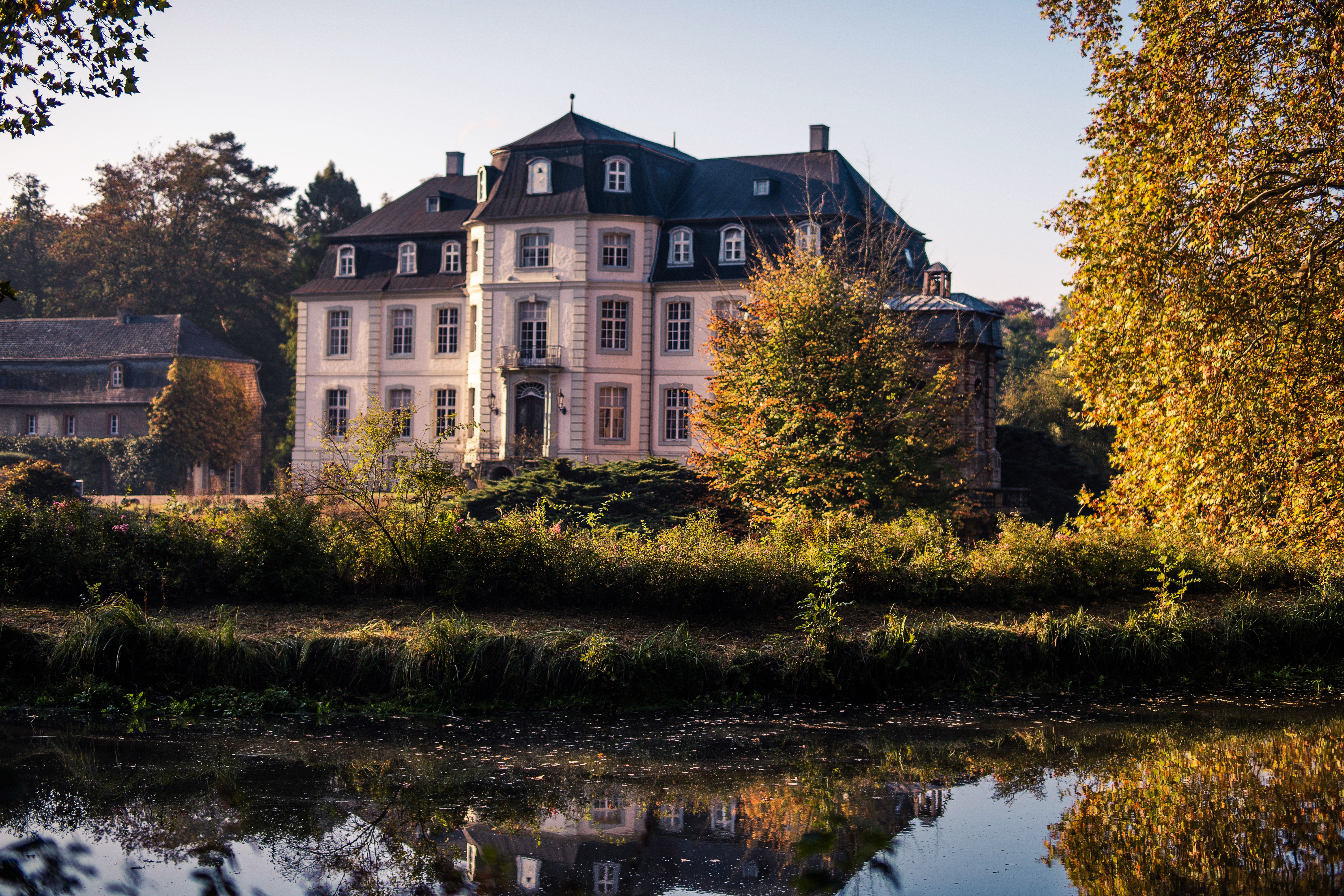 Türnich Castle in the fall