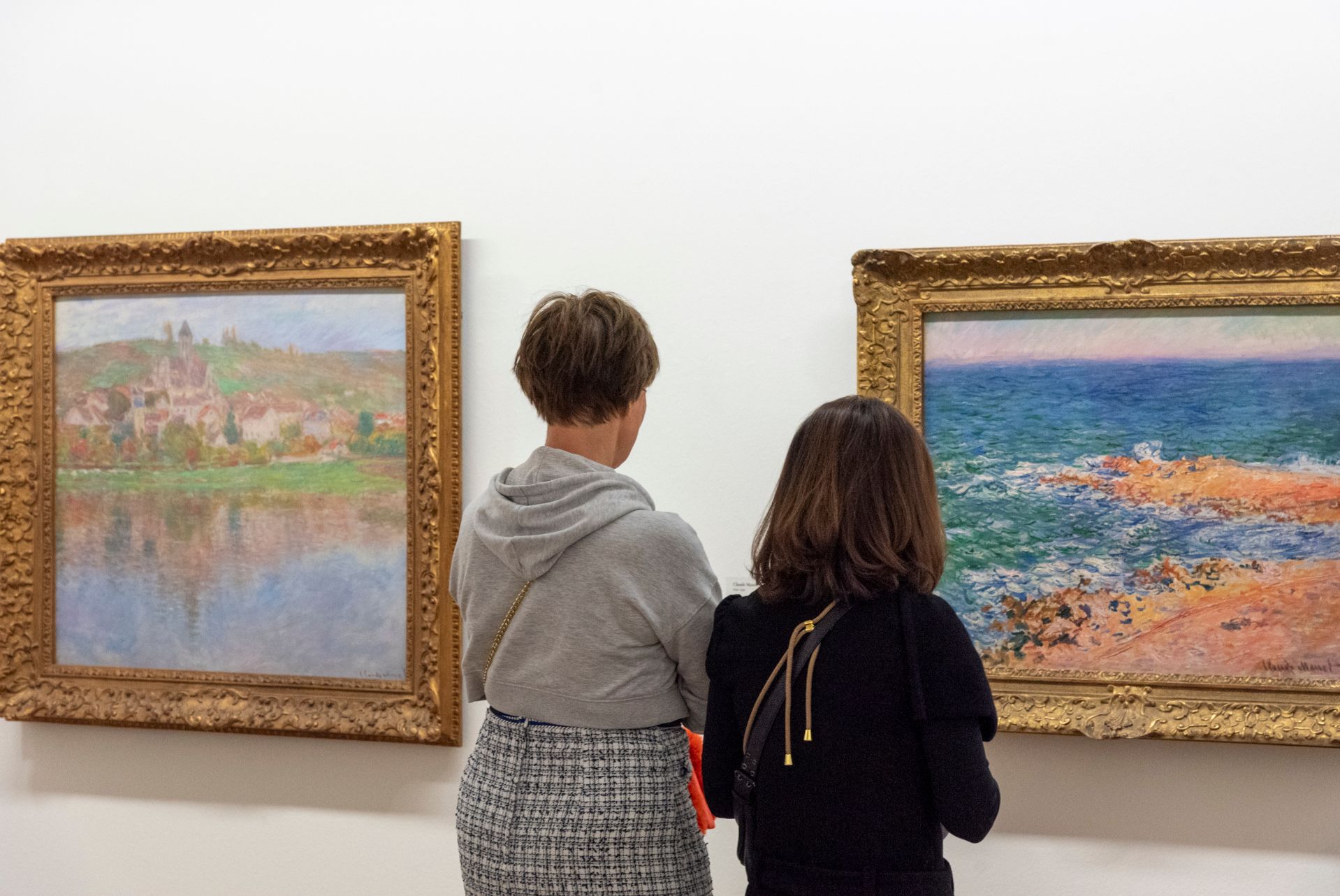 Von der Heydt-Museum, Claude Monets Gemälde Blick über den Fluss Vetheuil und Blick auf das Meer ziehen im Von der Heydt-Museum die Aufmerksamkeit auf sich