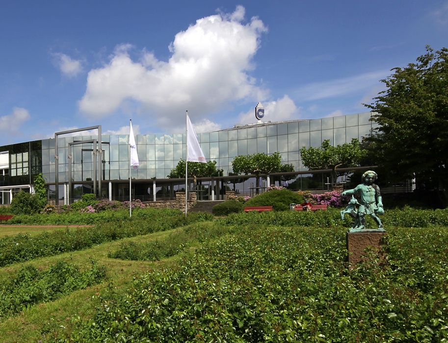 Exterior view of congress center and hotel