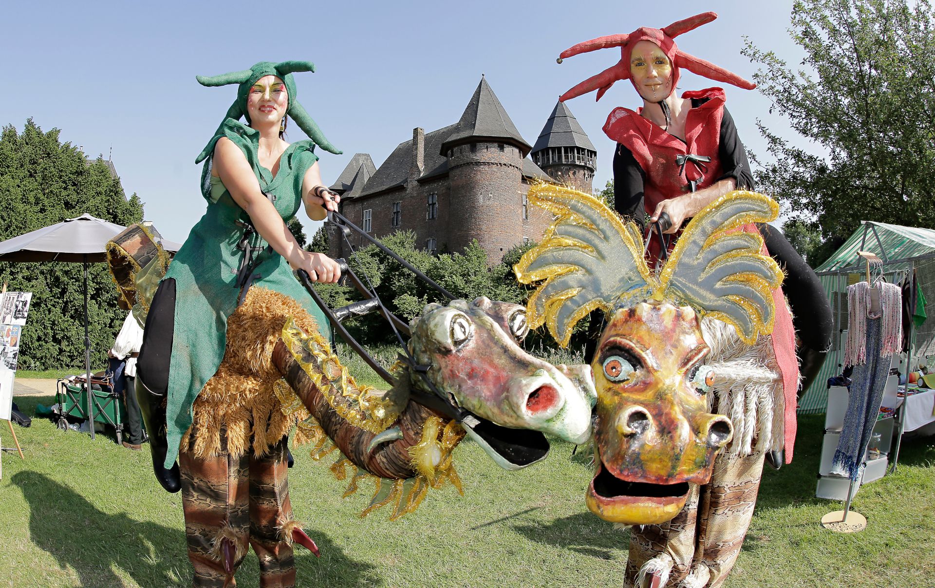 Dragon riders are also among the performers at the Flachsmarkt who roam the grounds around Linn Castle