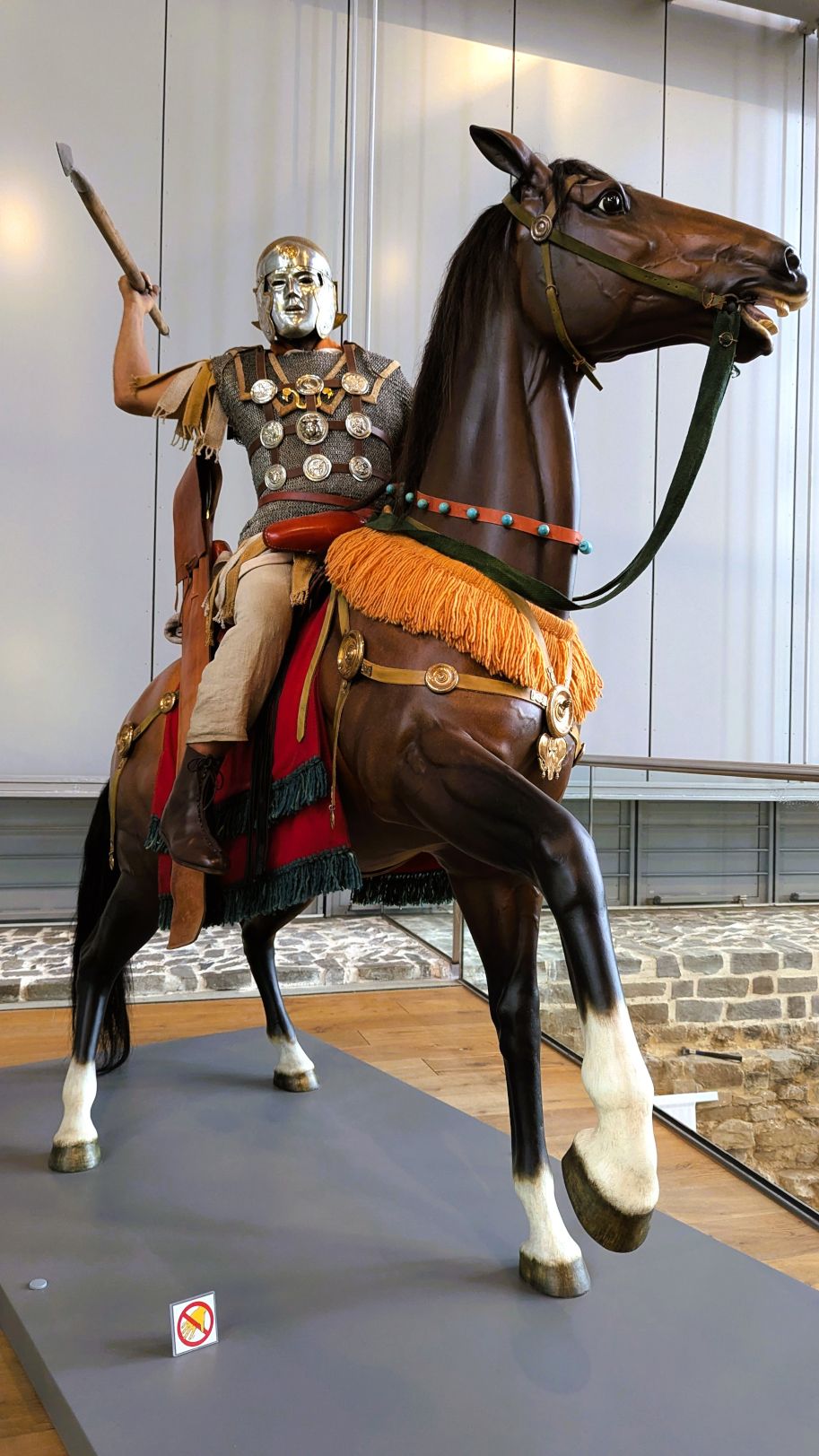 An equestrian statue in the LVR-RömerMuseum illustrates the position of the Roman cavalry