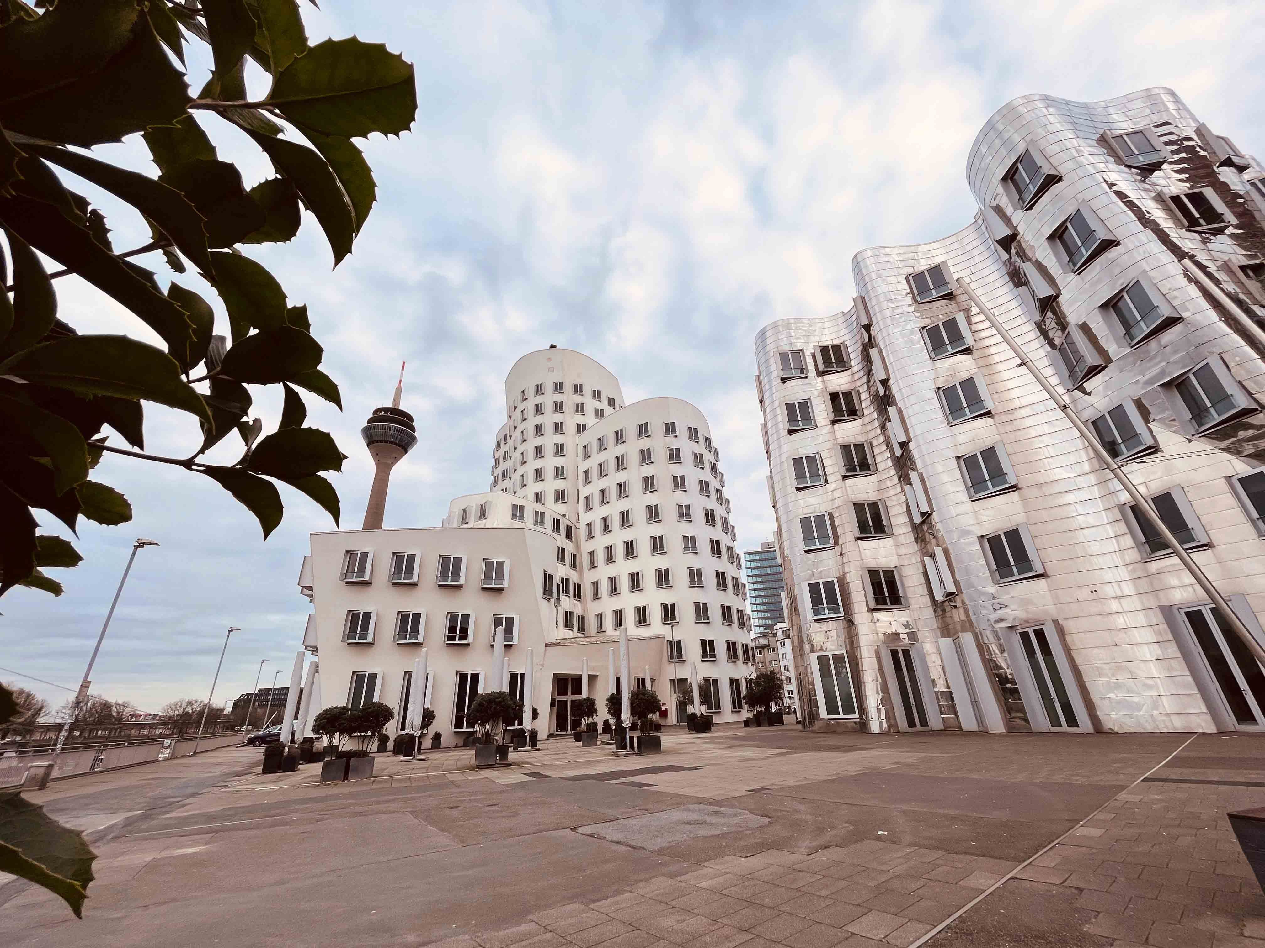 Gehry-Bauten im Medienhafen Düsseldorf