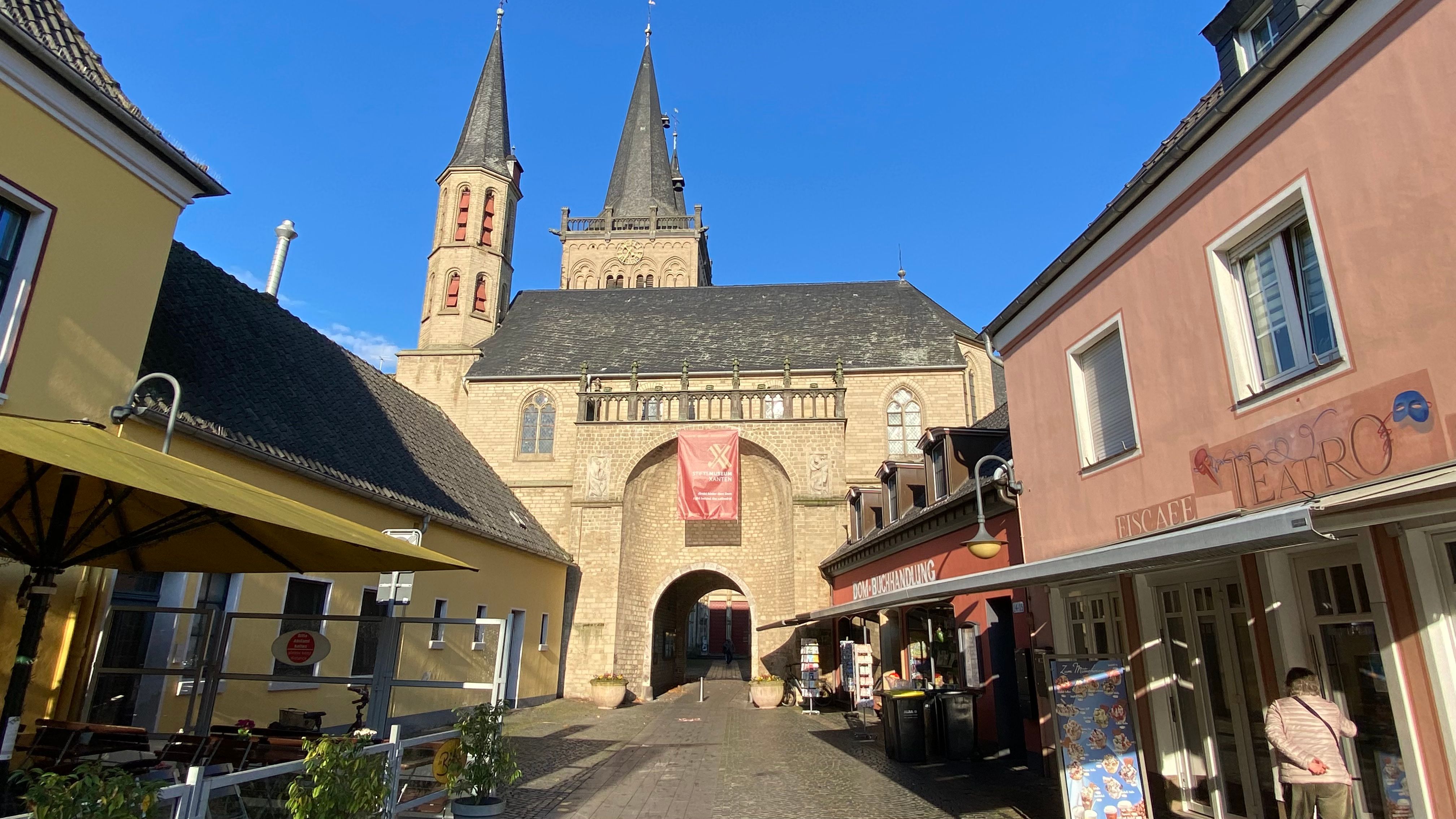 Seitenansicht des Doms in Xanten