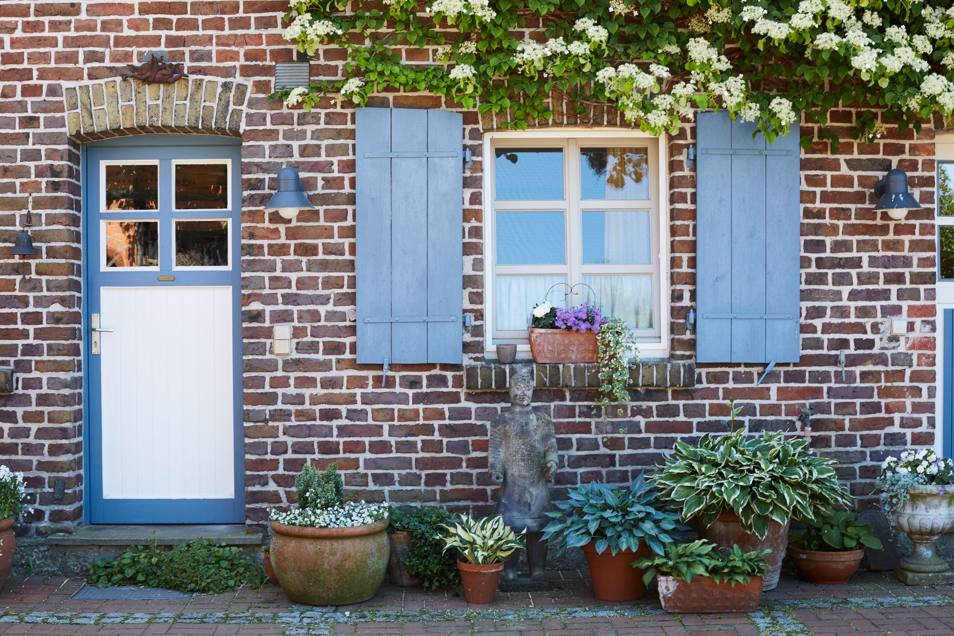 Some owners of private gardens have also decorated the front of their houses for the event