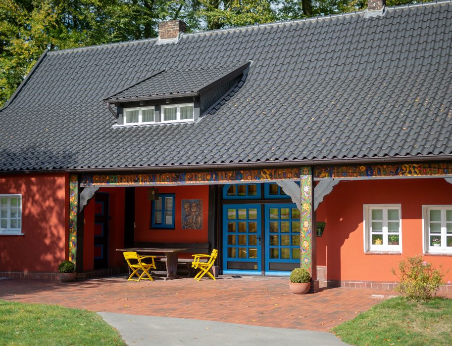 The red house is the house where Böckstiegel was born and lived for many years in Werther-Arrode