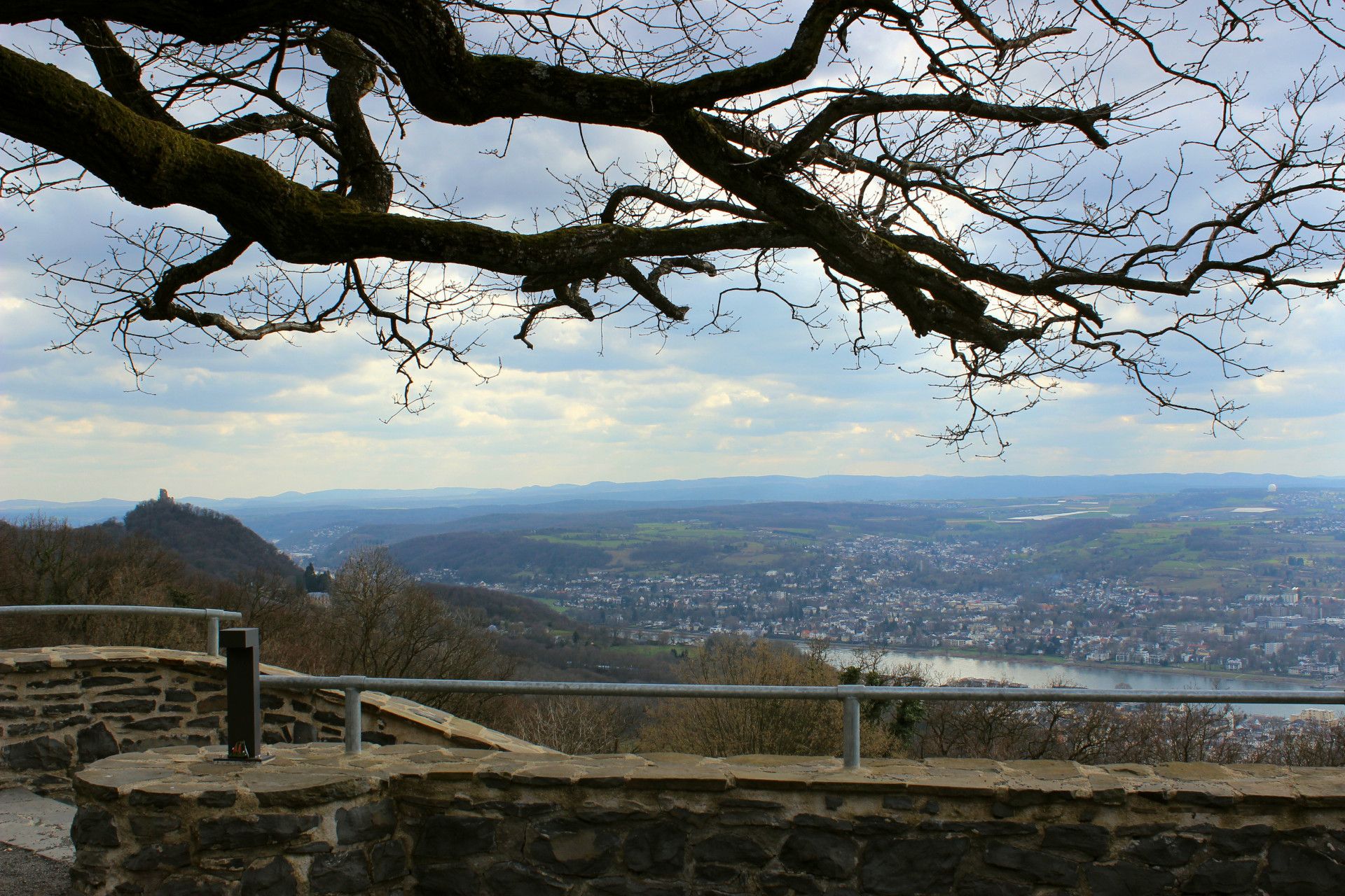 Tourismus NRW e.V., Beethovenwanderweg Petersberg Ausblick