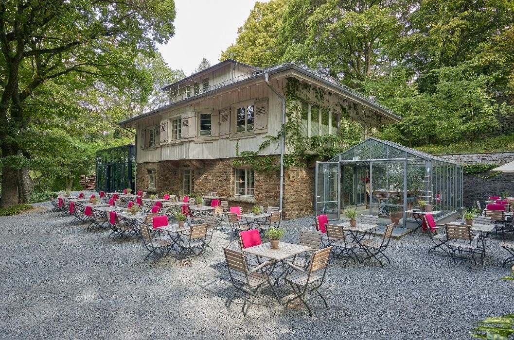 Skulpturenpark Waldfrieden, Café Podest