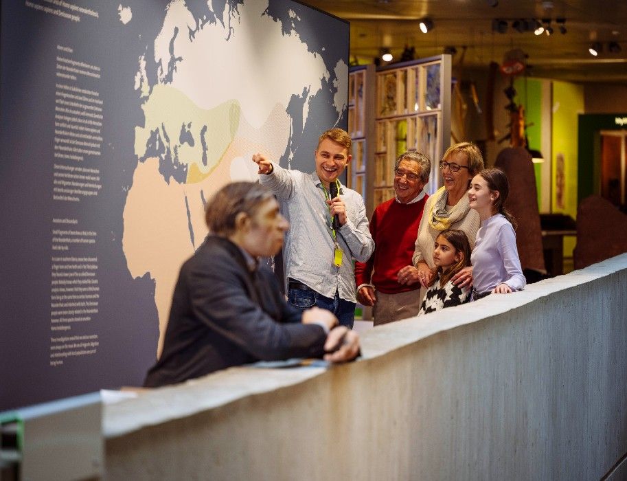 During guided tours of the permanent exhibition, tour guides also answer visitors' questions