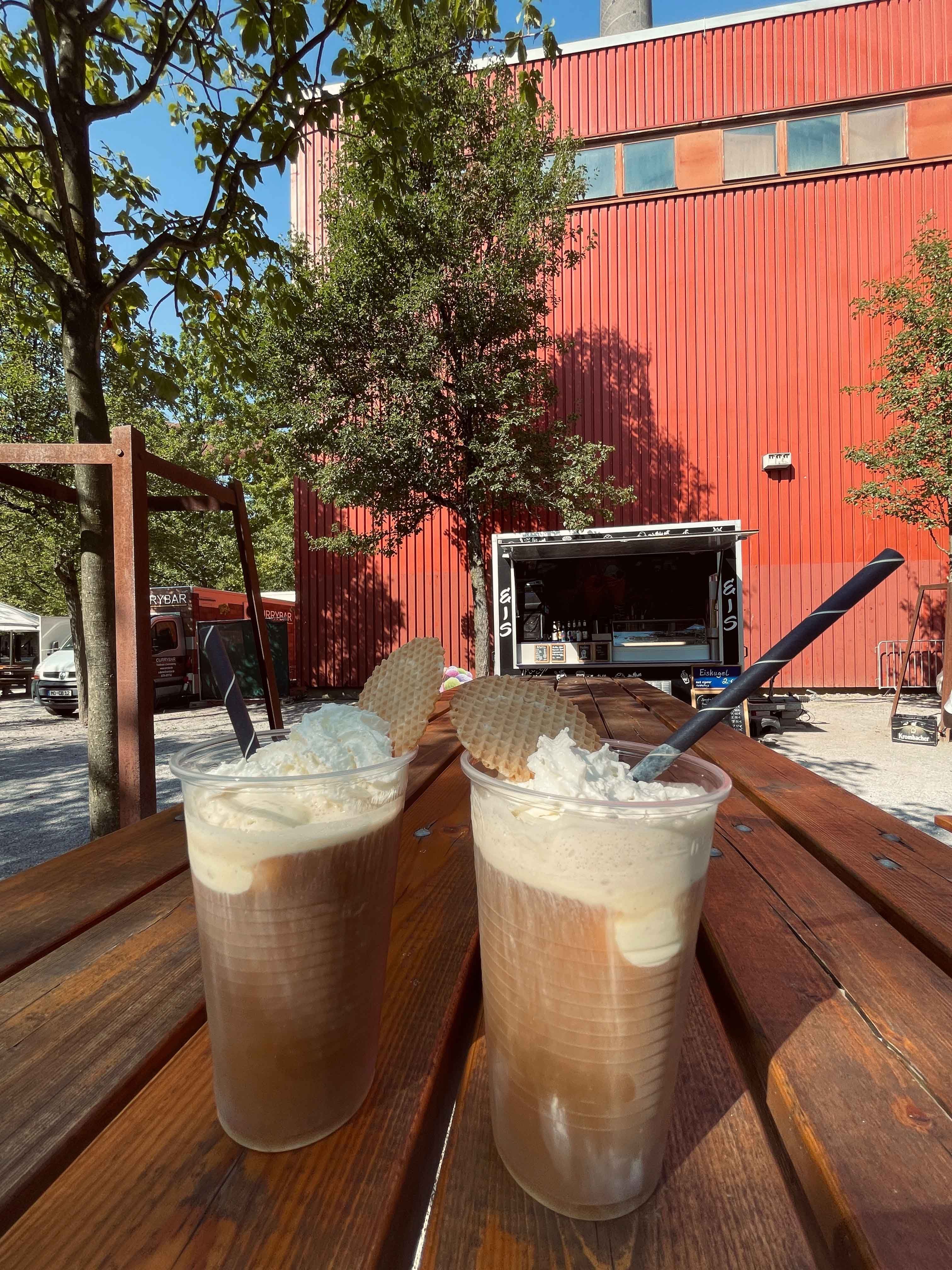 Eiskaffee im Landschaftspark Duisburg-Nord