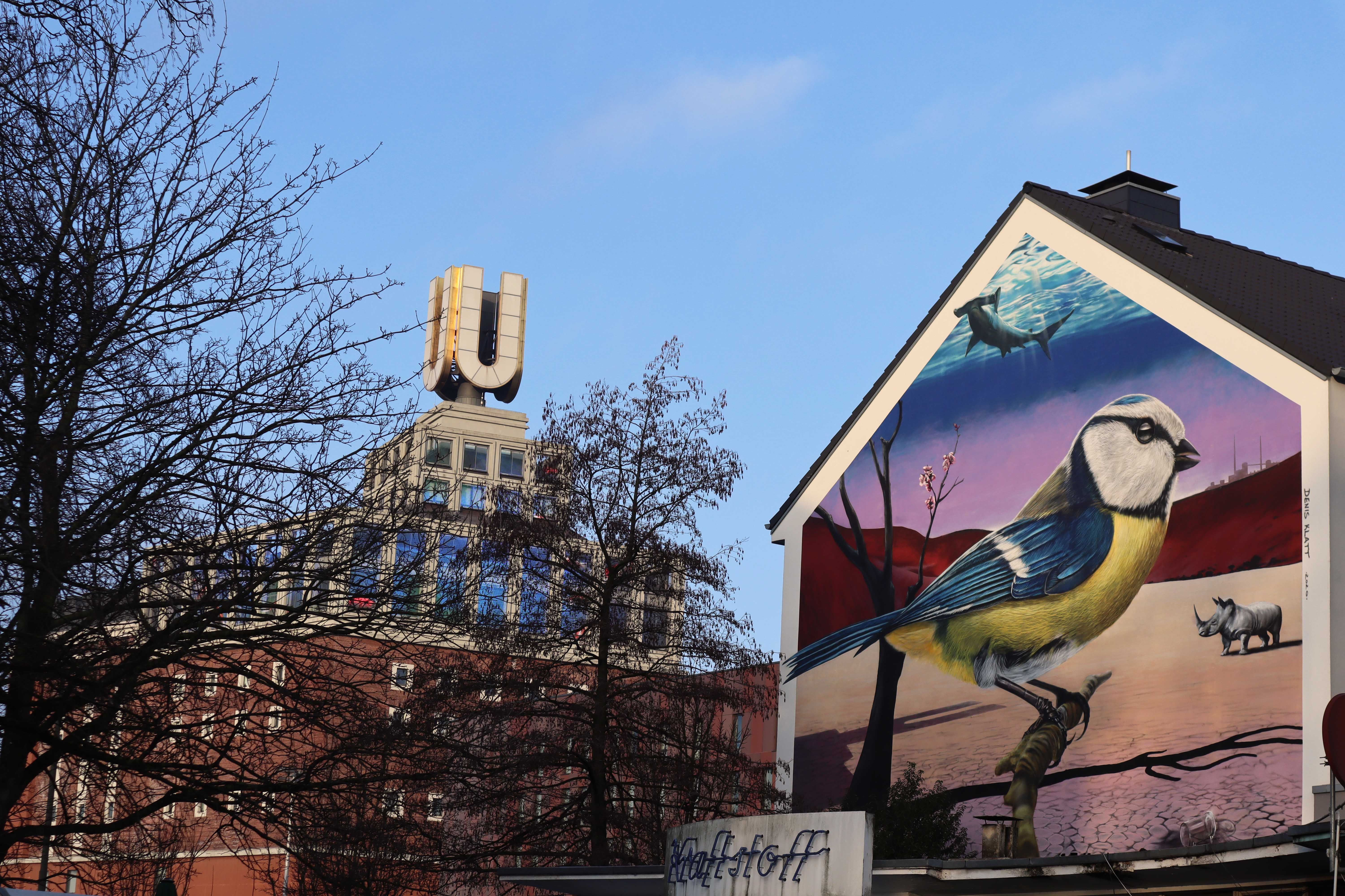 Dortmunder U und Mural, Künstler: Denis Klatt