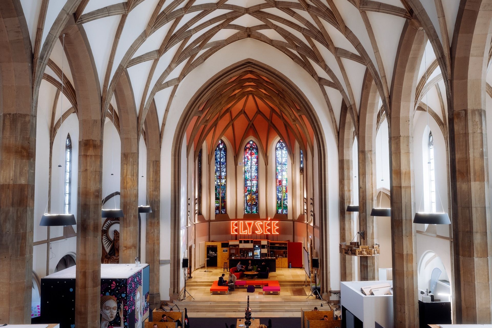 Church furnished with workstations from Digichurch Aachen