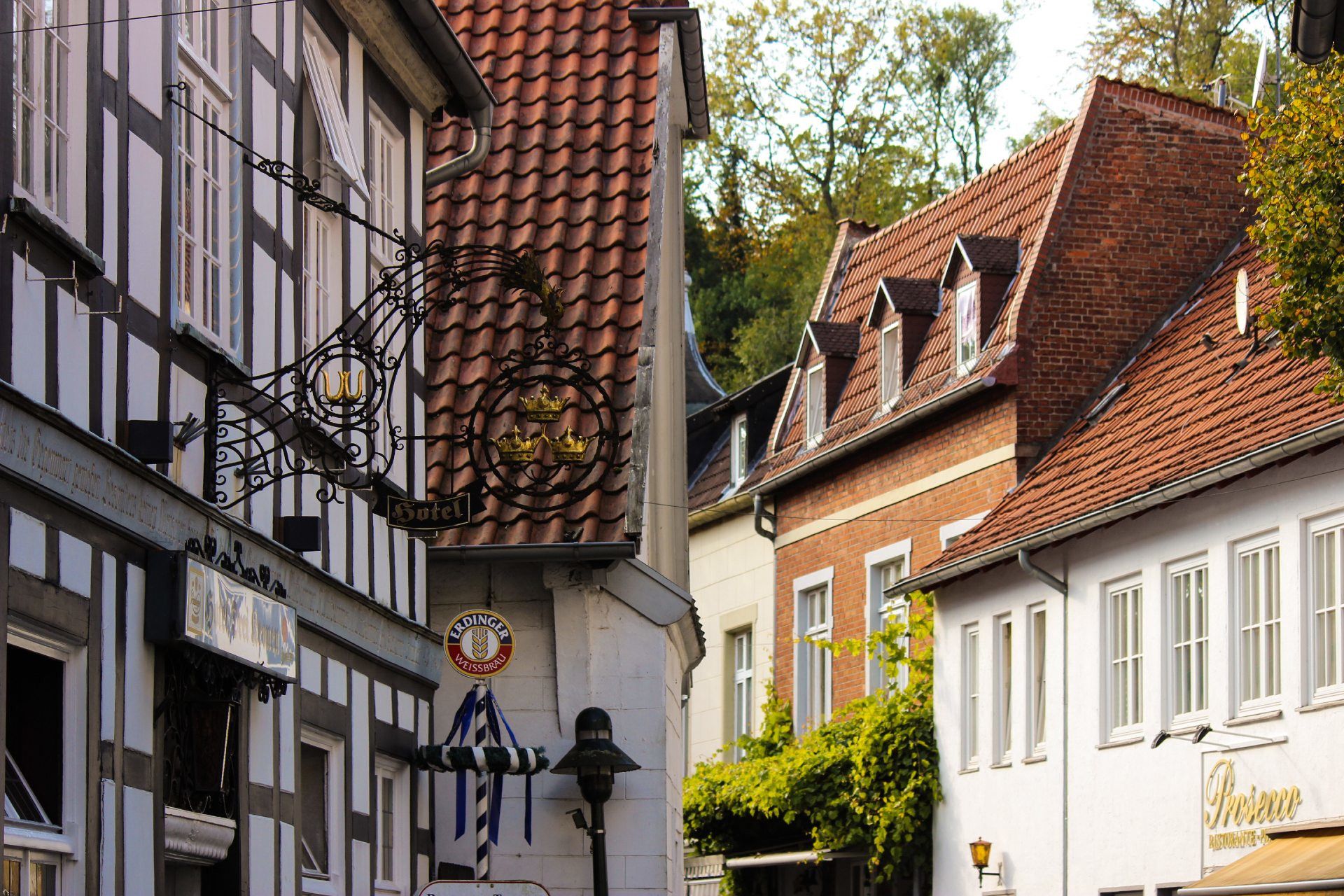 Tourismus NRW e.V., Tecklenburger Land Wanderweg Canyon Blick Tecklenburg