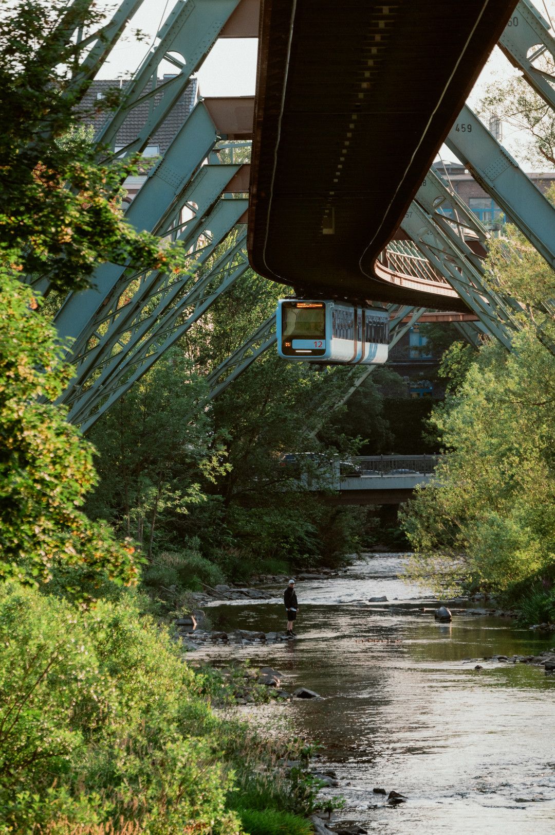 Schwebebahn über der Wupper