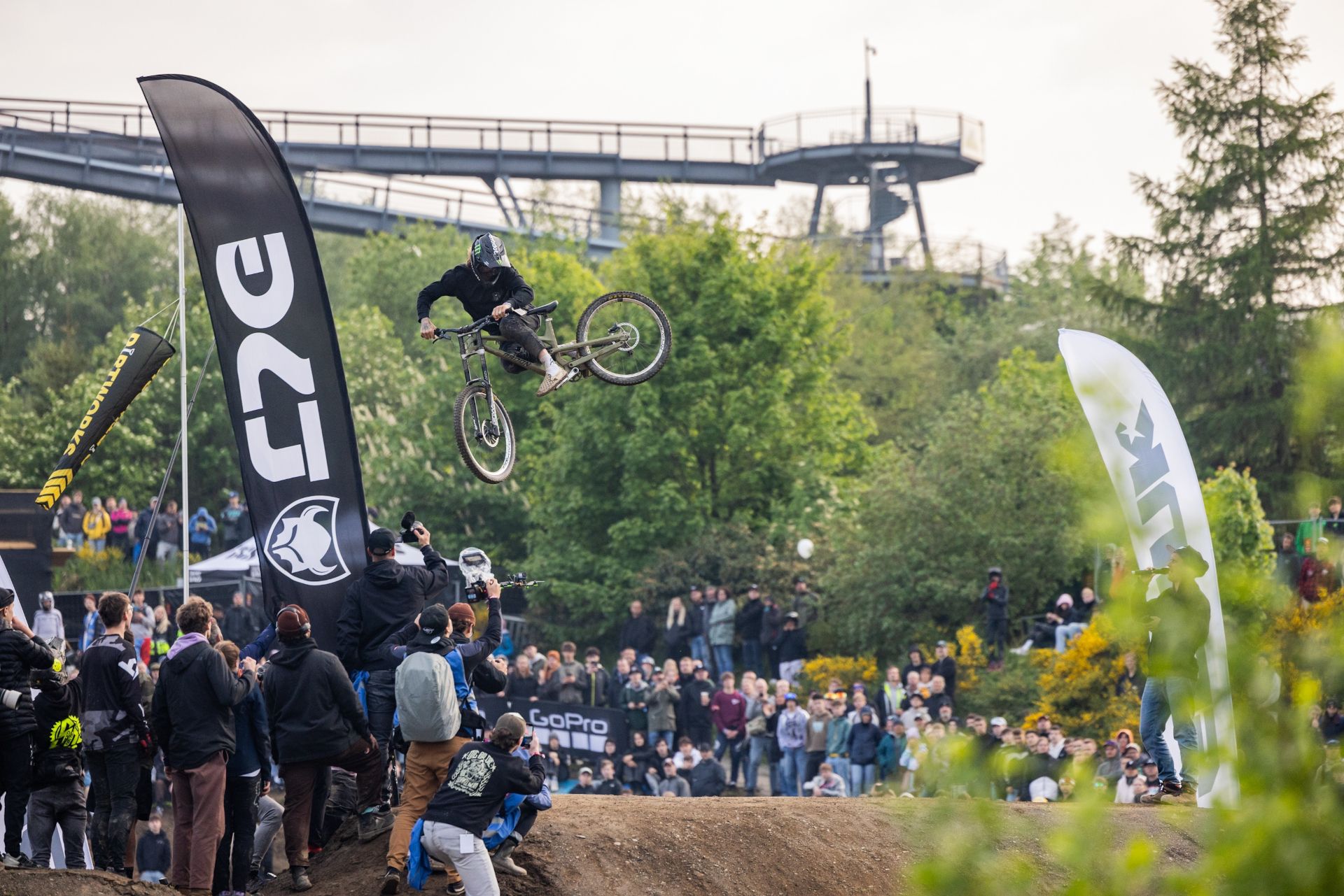 In the iXS Dirt Masters whip-off contest, the aim is to keep the bike in the air as crosswise as possible during a jump