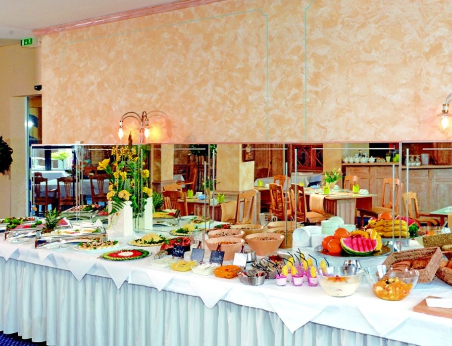 Breakfast buffet at Hotel Victoria