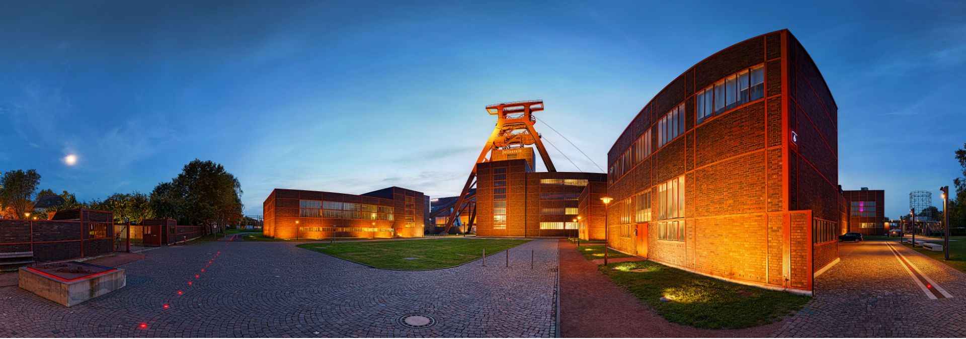 The Zollverein colliery and coking plant industrial complex was awarded the UNESCO World Heritage title in 2001