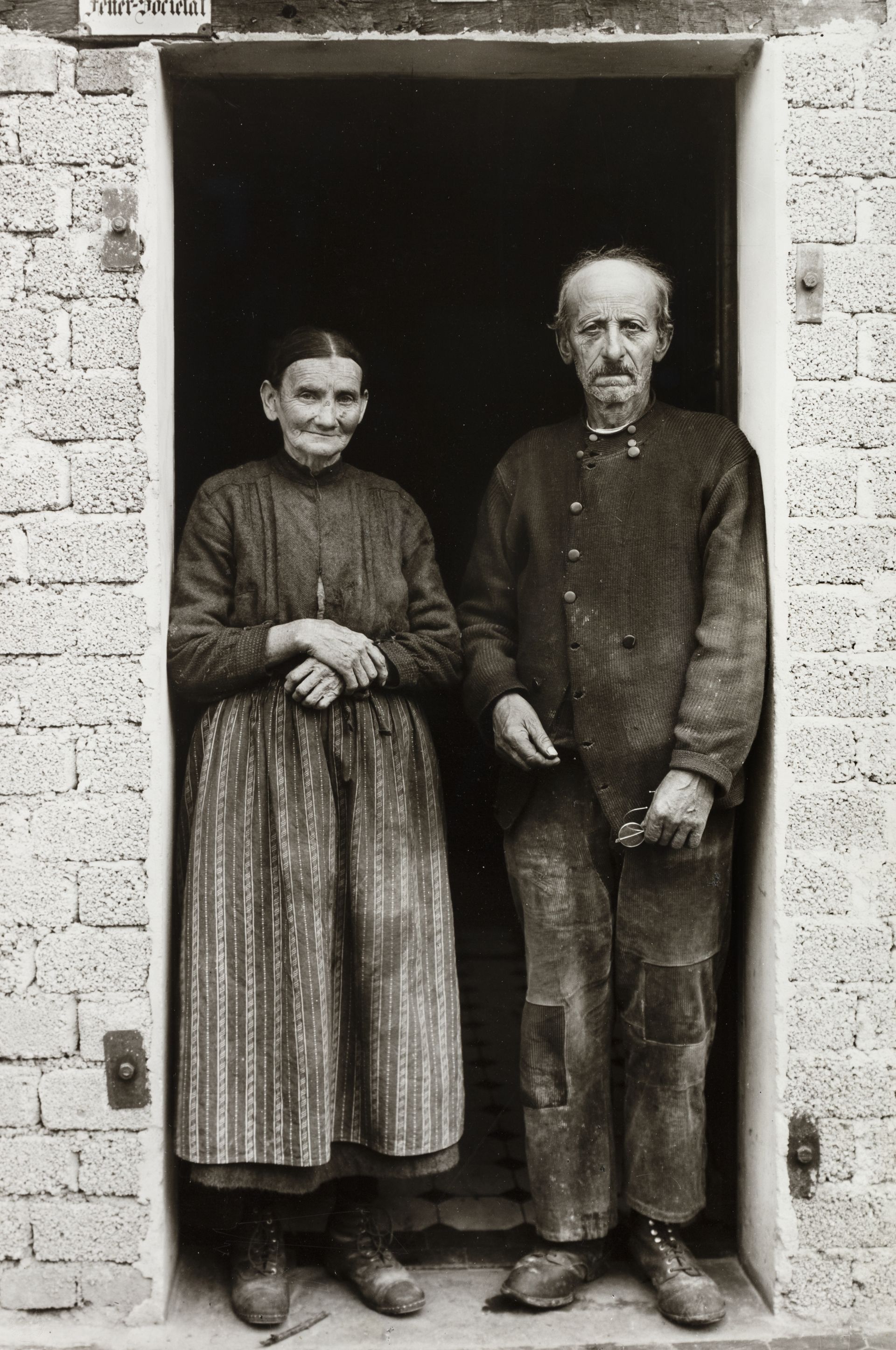 August Sander, Bauernpaar Westerwald, 1932, from the series: "Menschen des 20 Jahrhunderts" 1912-1934, prints 1961-1963, MGKSiegen, Contemporary Art Collection