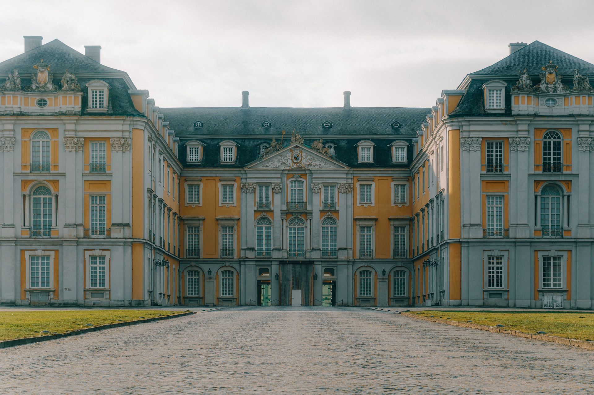 Außenansicht von Schloss Augustburg